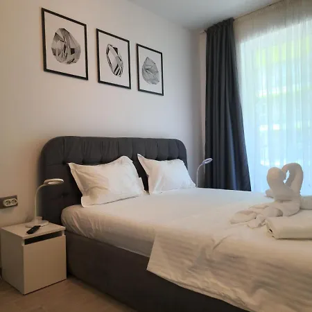 Sunny Days Pool & Spa Mamaia Nord Apartment Navodari