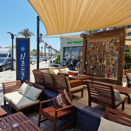 Sunny Days Pool & Spa Mamaia Nord Apartment