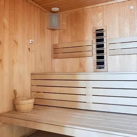 Sunny Days Pool & Spa Mamaia Nord Apartment Navodari