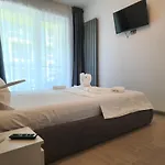 Sunny Days Pool & Mamaia Nord 아파트 3*