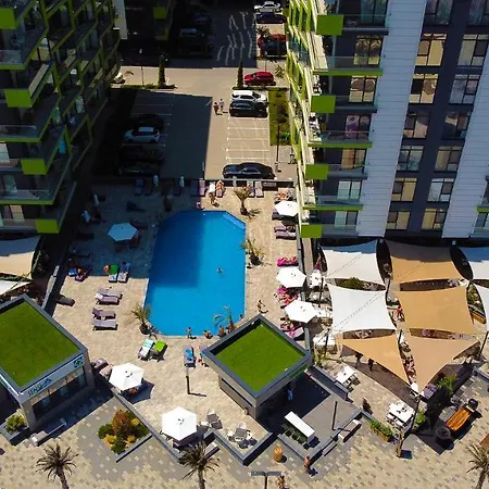 Sunny Days Pool & Mamaia Nord 3* Năvodari
