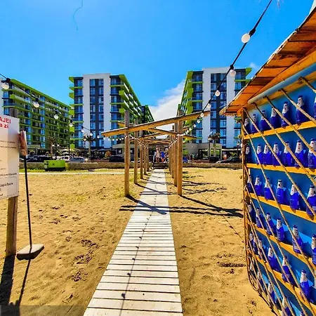 Sunny Days Pool & Mamaia Nord 3* Năvodari